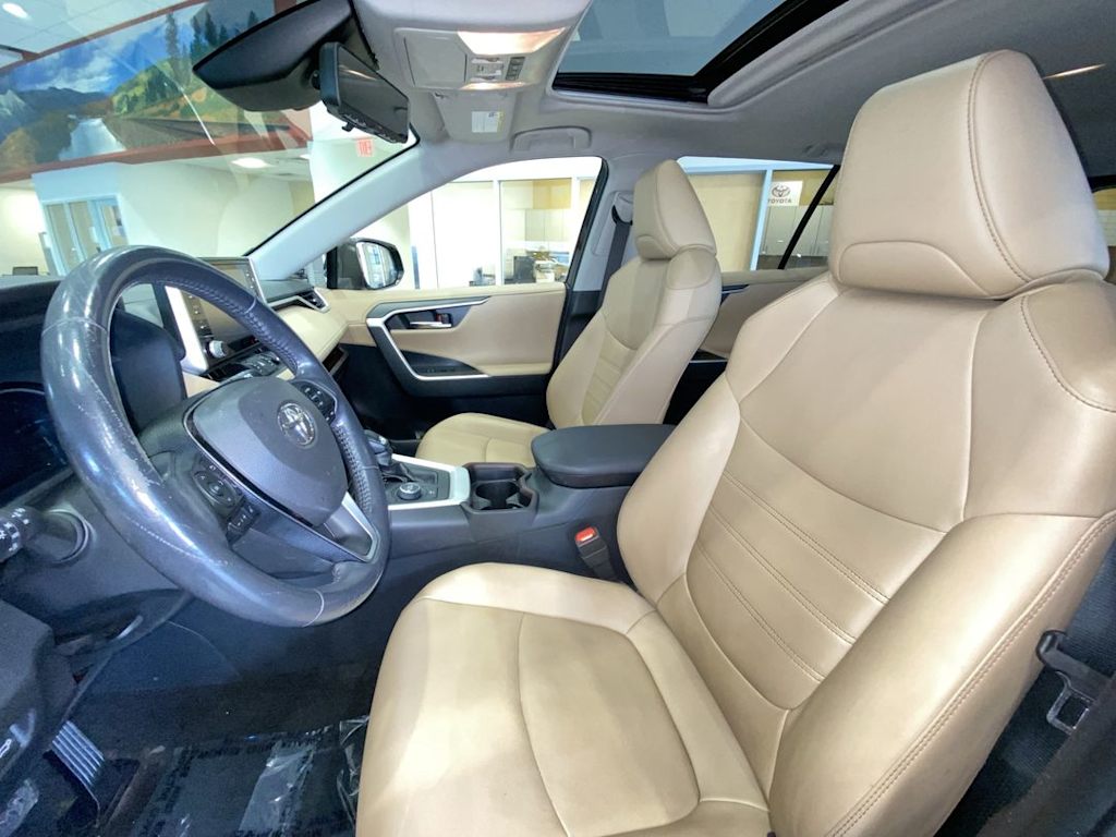 2019 Toyota RAV4 Limited 9