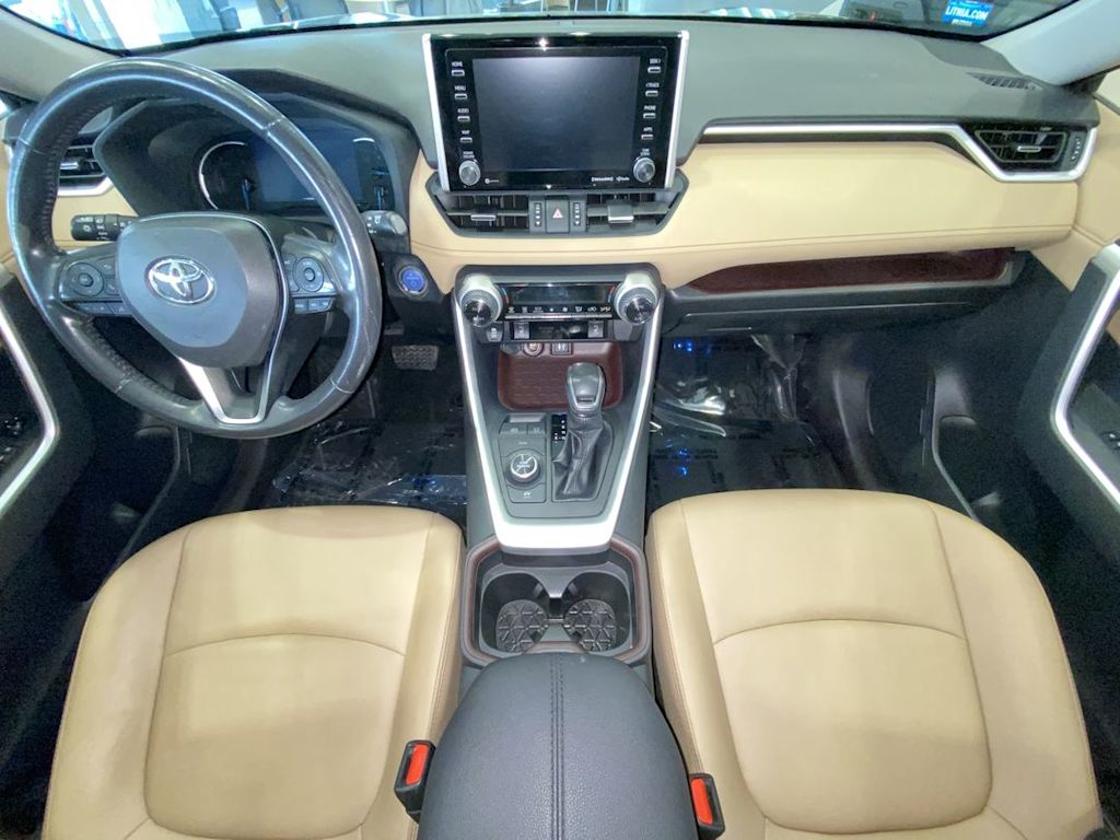 2019 Toyota RAV4 Limited 8