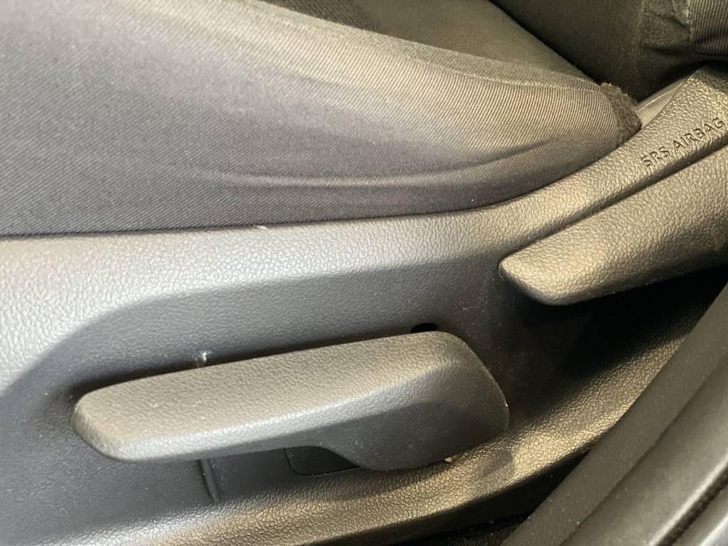 Thumbnail: 2021 Toyota RAV4 - 23