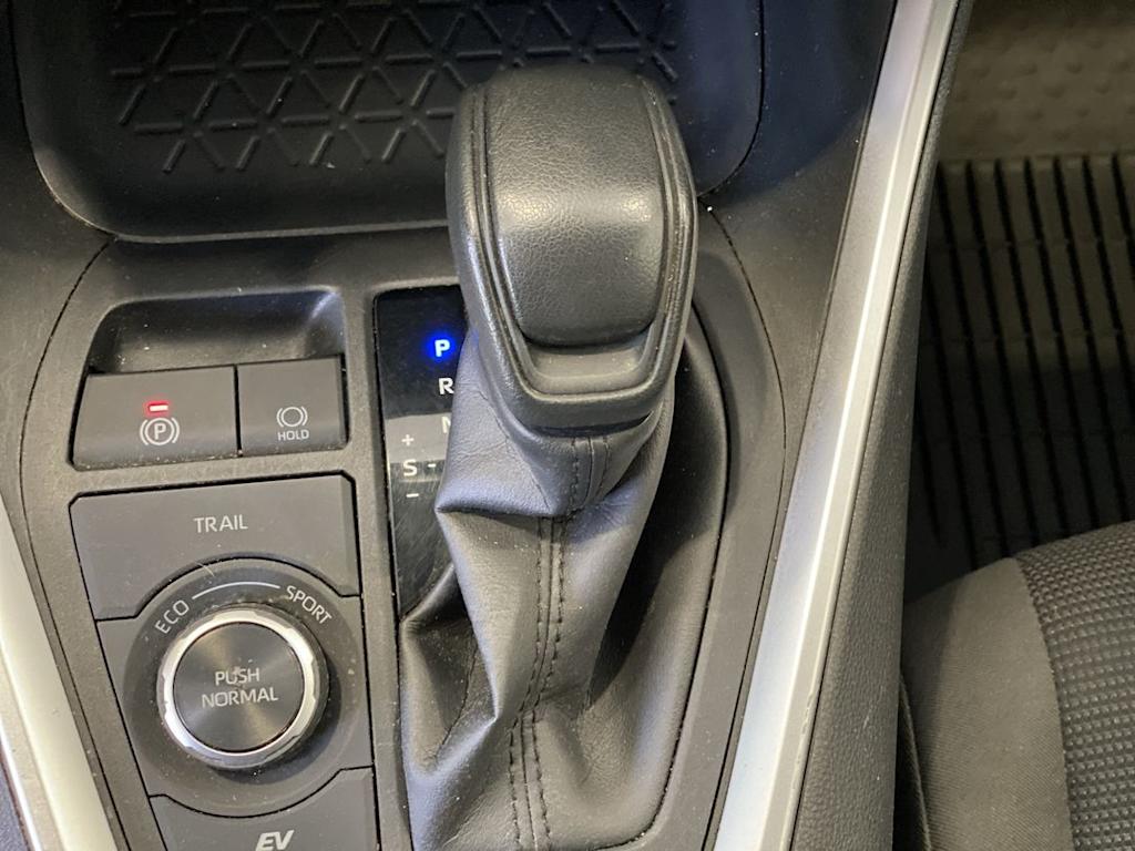 Thumbnail: 2021 Toyota RAV4 - 14
