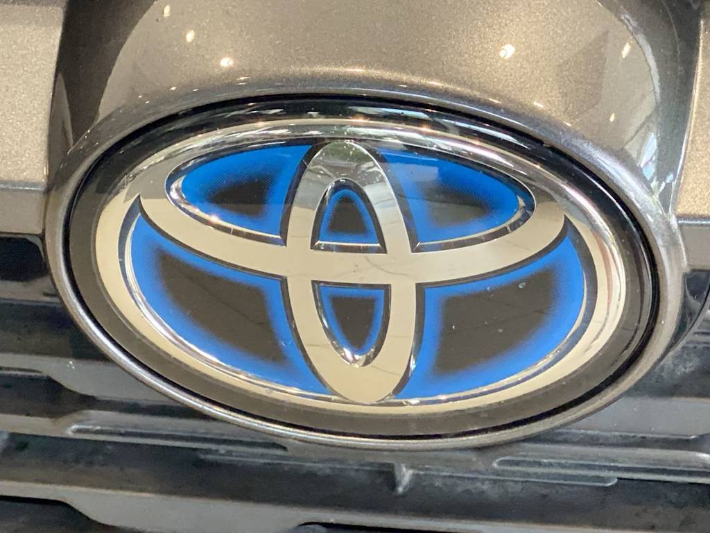 Thumbnail: 2021 Toyota RAV4 - 21