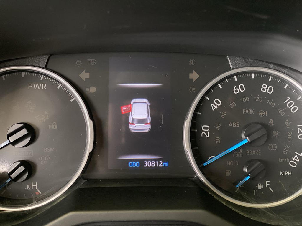 Thumbnail: 2021 Toyota RAV4 - 15