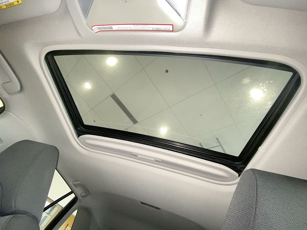 Thumbnail: 2021 Toyota RAV4 - 24