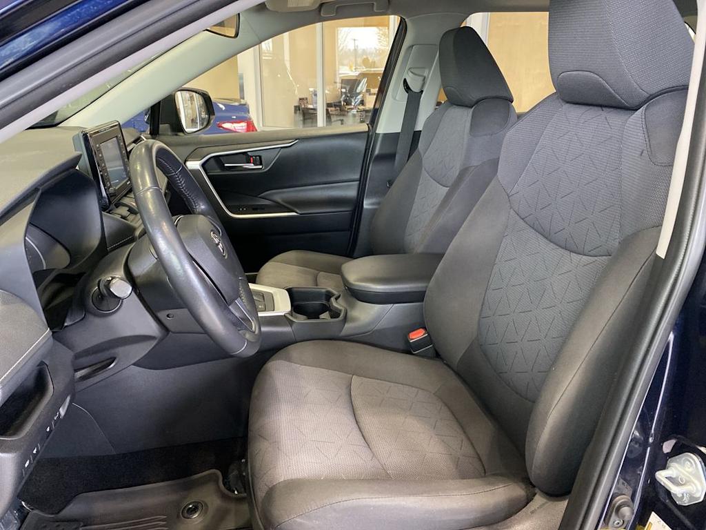 Thumbnail: 2021 Toyota RAV4 - 10