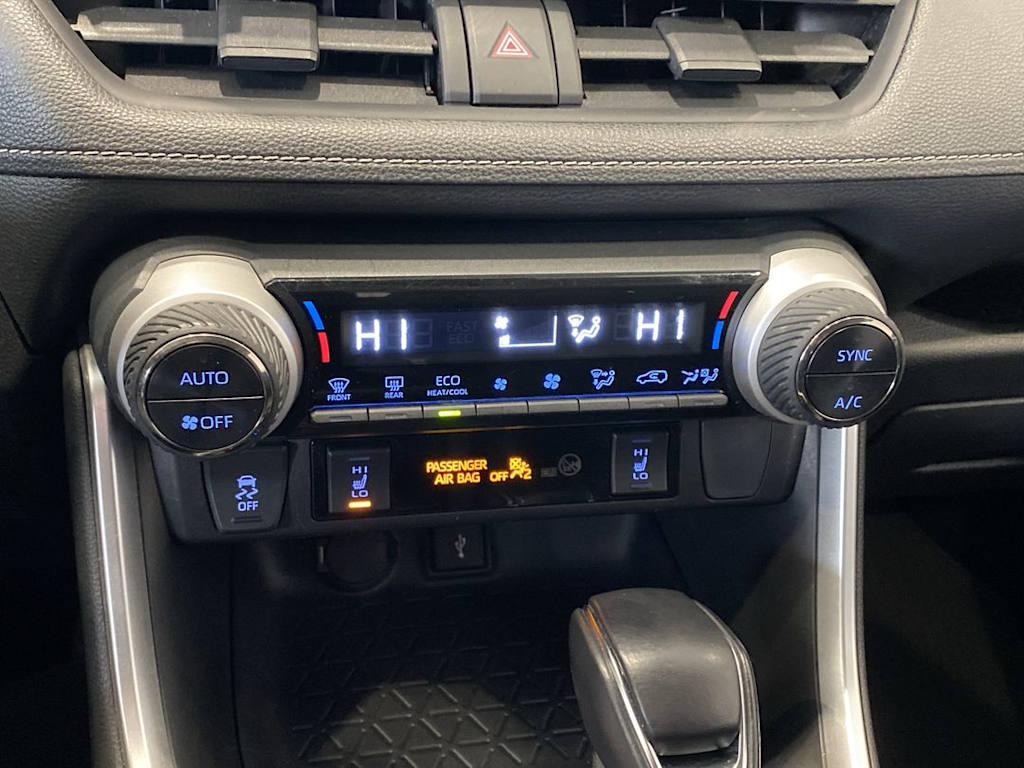 Thumbnail: 2021 Toyota RAV4 - 23