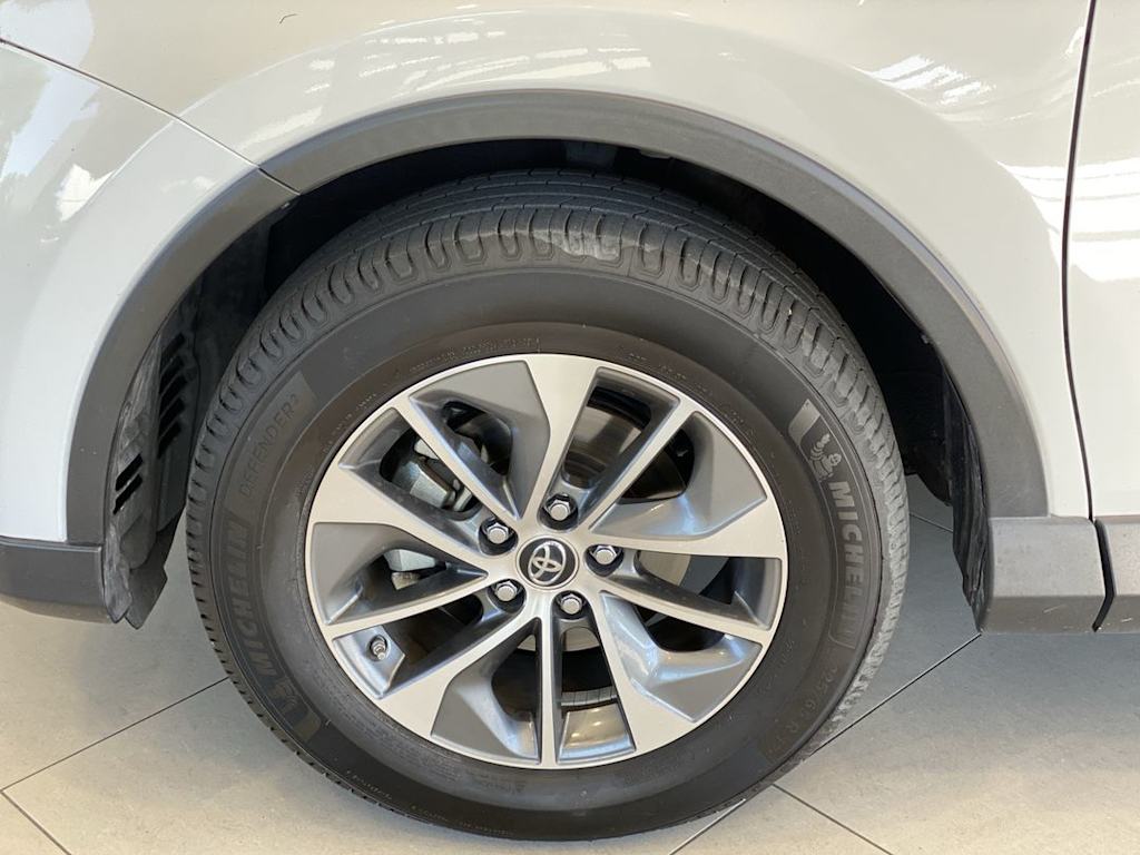 Thumbnail: 2018 Toyota RAV4 - 8