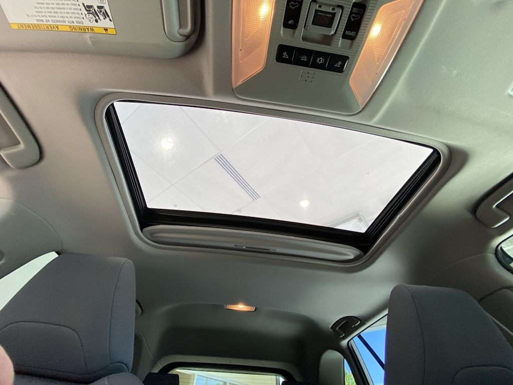 Thumbnail: 2019 Toyota RAV4 - 27