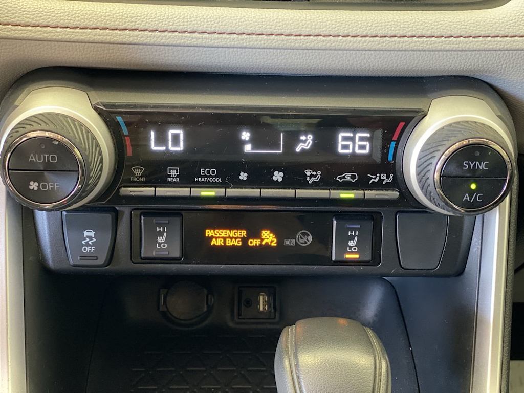 Thumbnail: 2019 Toyota RAV4 - 26
