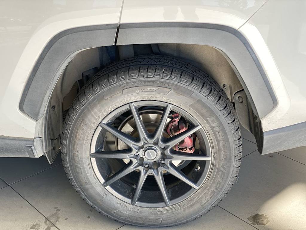 Thumbnail: 2019 Toyota RAV4 - 7