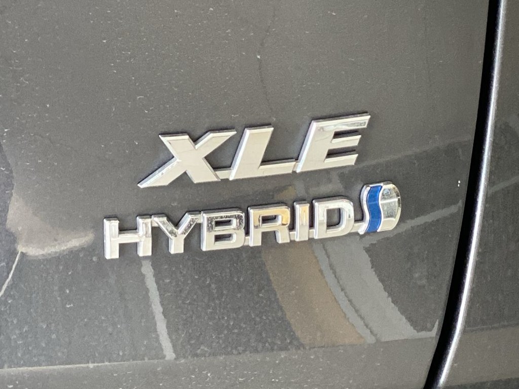 Thumbnail: 2023 Toyota RAV4 - 21