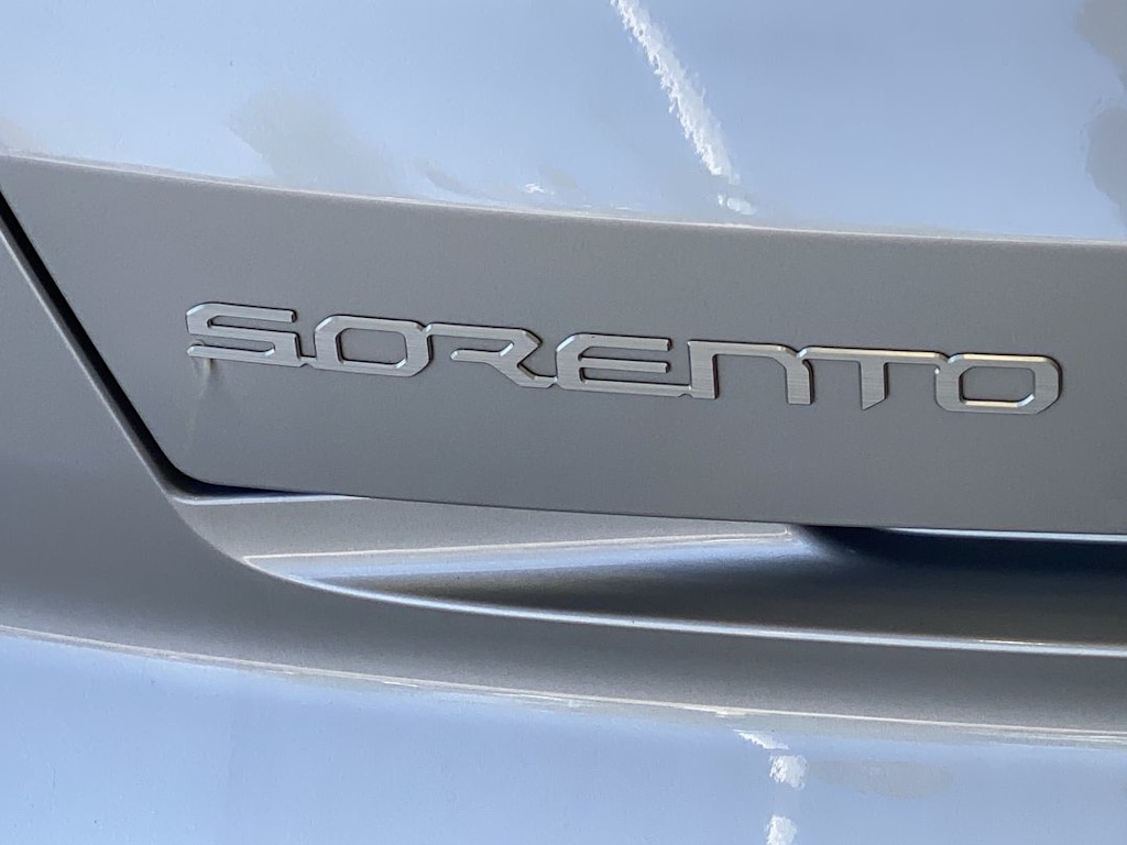 Thumbnail: 2023 Kia Sorento - 7