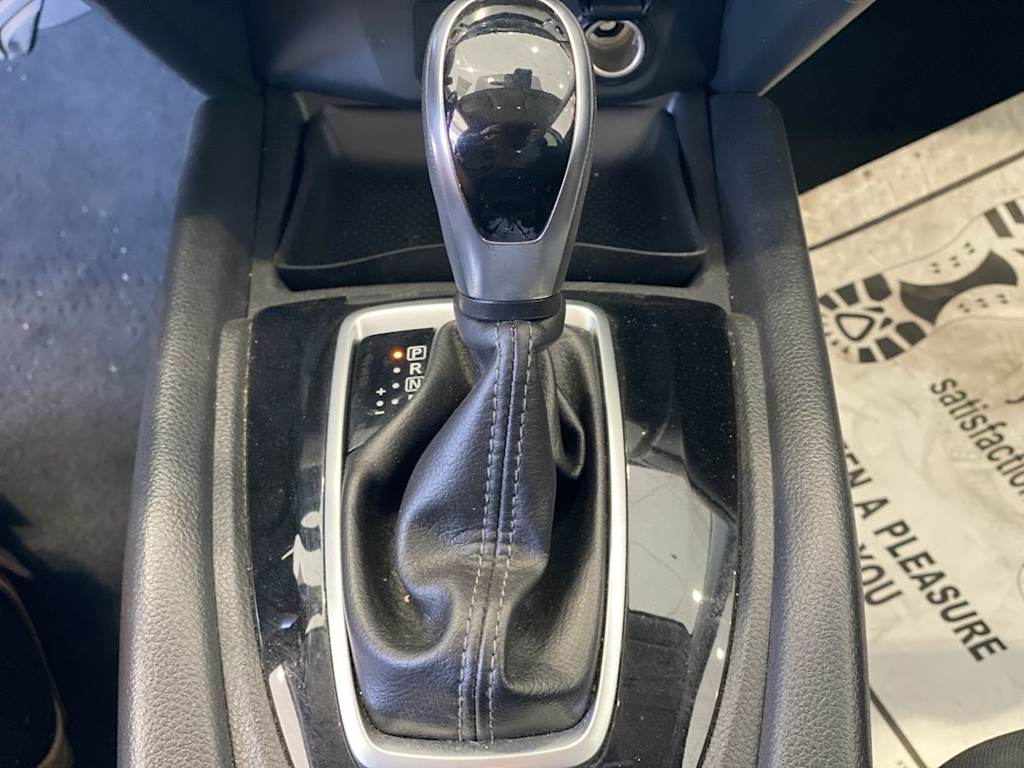 Thumbnail: 2020 Nissan Rogue - 14