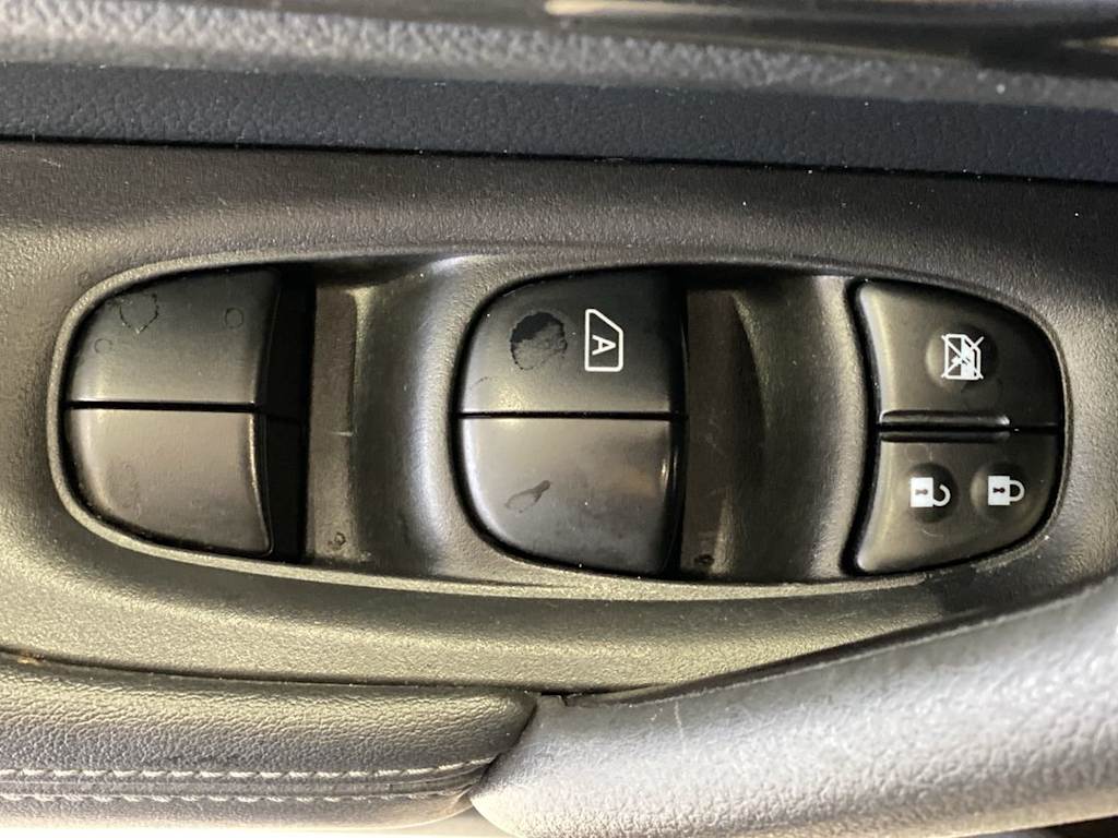 Thumbnail: 2018 Nissan Rogue - 23