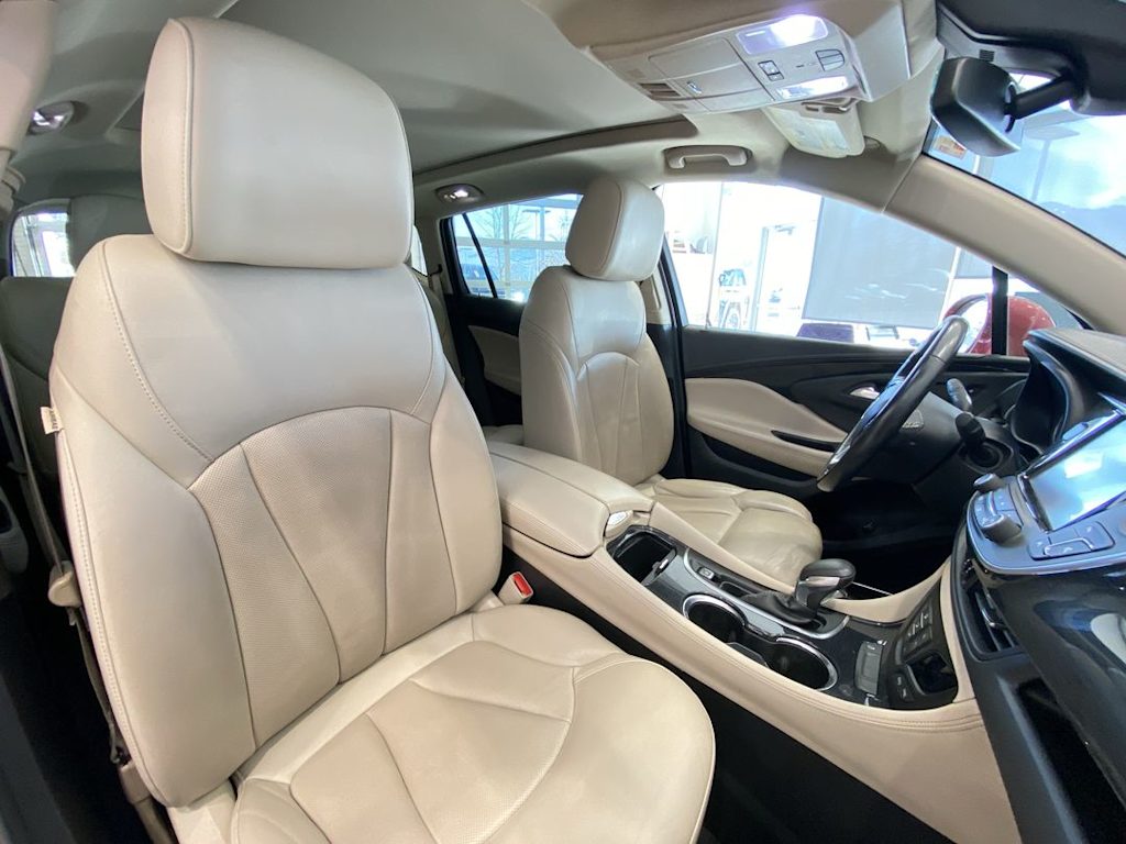 Thumbnail: 2017 Buick Envision - 9