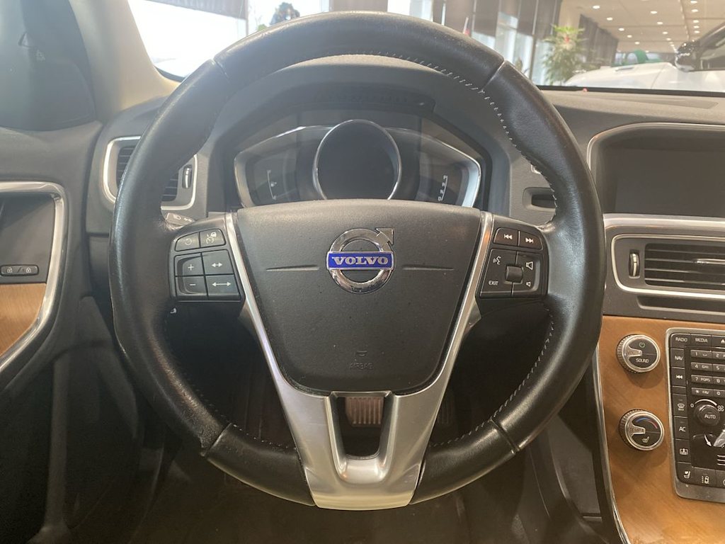 Thumbnail: 2016 Volvo S60 - 2