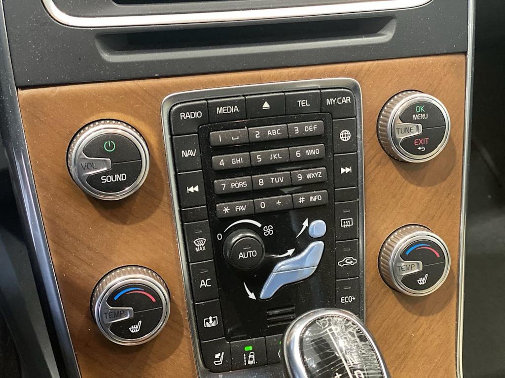 Thumbnail: 2016 Volvo S60 - 26