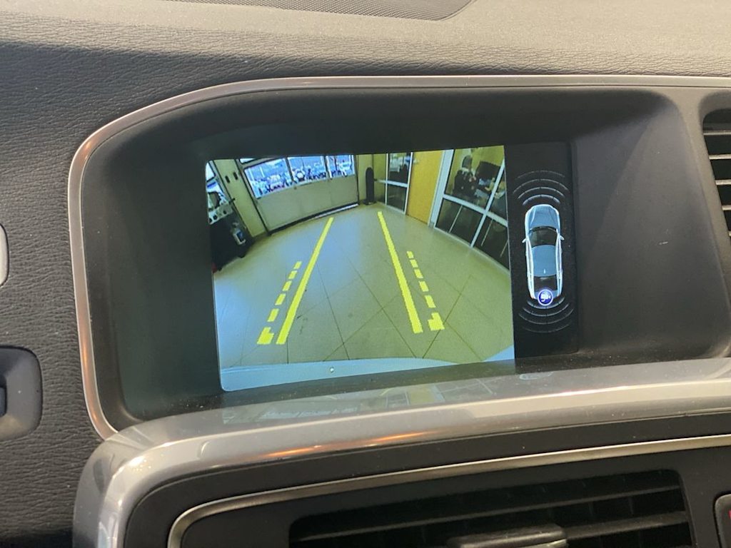 Thumbnail: 2016 Volvo S60 - 24