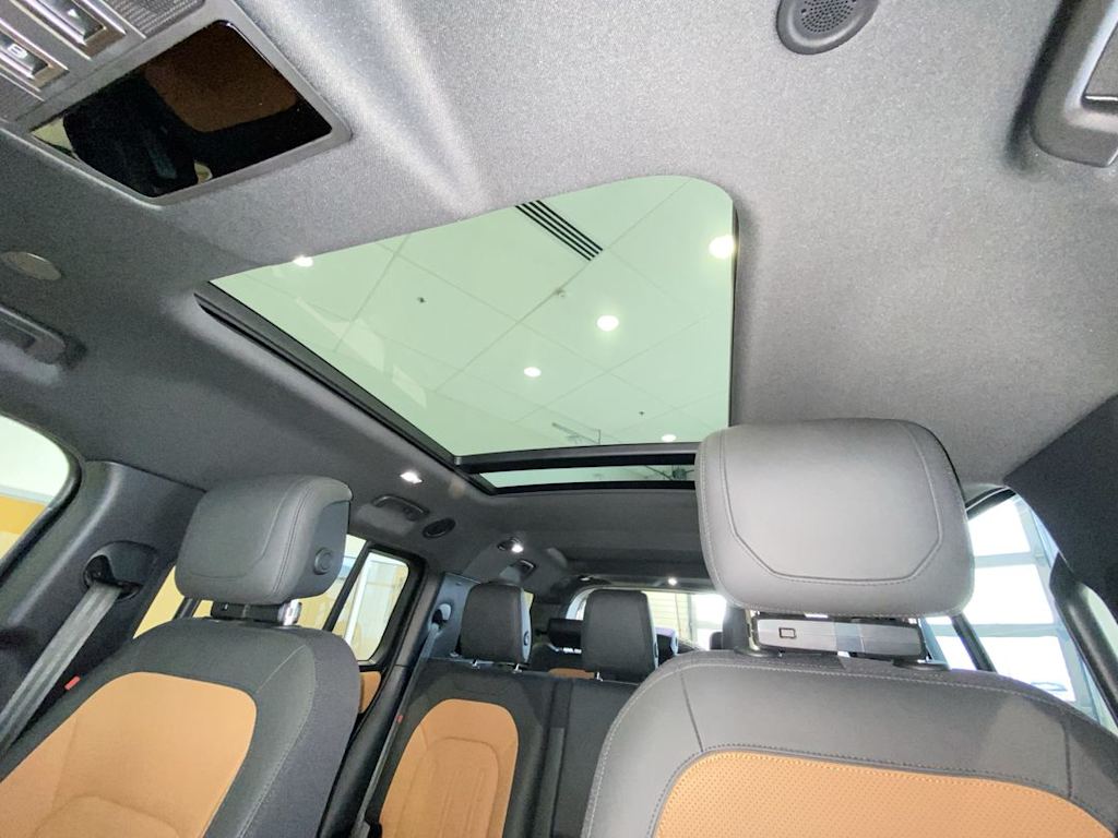 2023 Land Rover Defender 130 24
