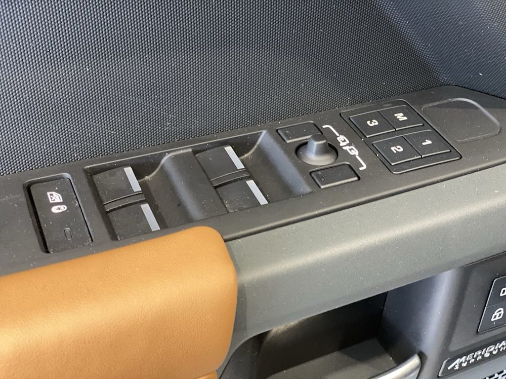 2023 Land Rover Defender 130 19