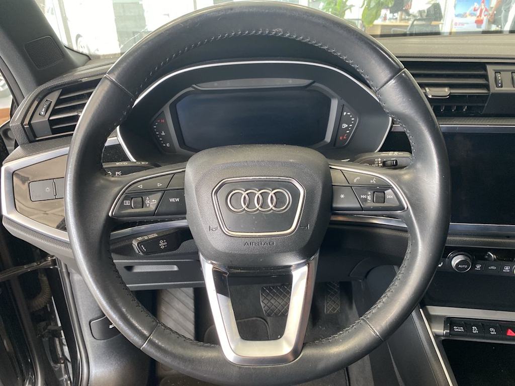 Thumbnail: 2020 Audi Q3 - 2