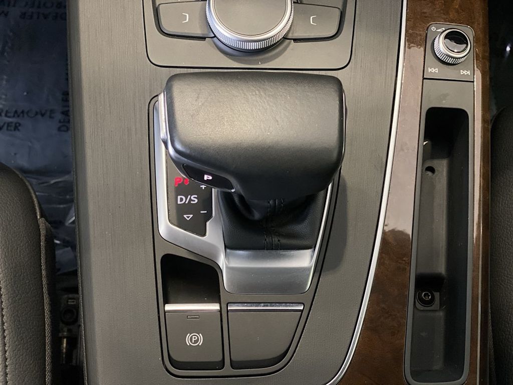 Thumbnail: 2020 Audi Q5 - 14