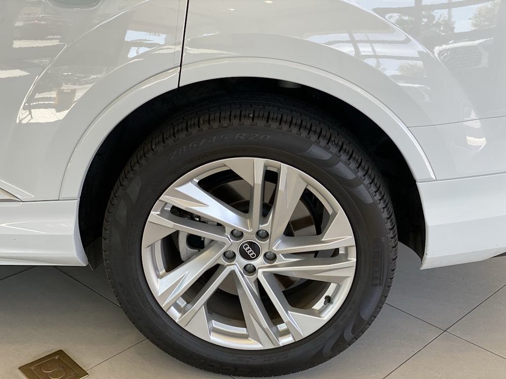 Thumbnail: 2021 Audi Q7 - 7