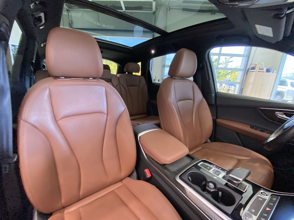 Thumbnail: 2021 Audi Q7 - 10