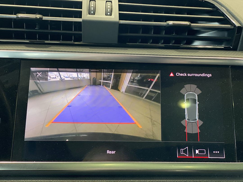 Thumbnail: 2020 Audi Q3 - 25