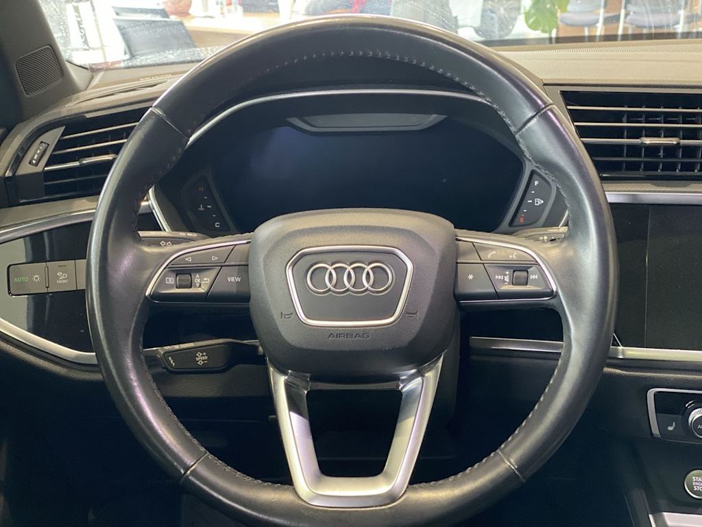 Thumbnail: 2020 Audi Q3 - 2