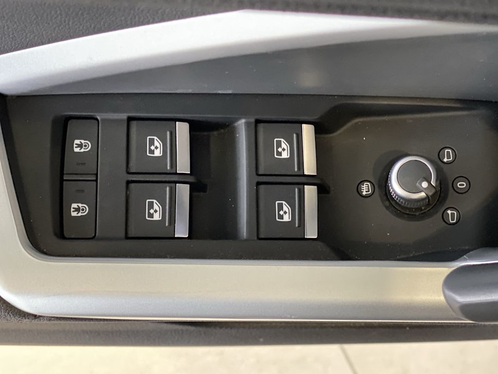 Thumbnail: 2020 Audi Q3 - 24