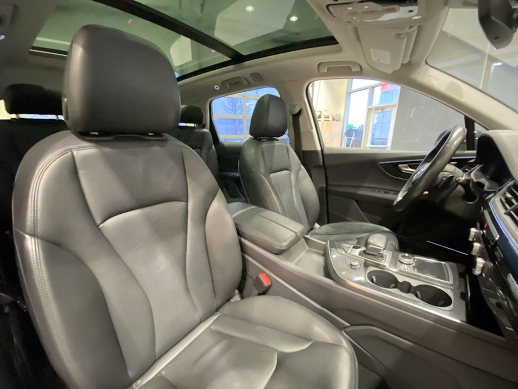 Thumbnail: 2019 Audi Q7 - 10