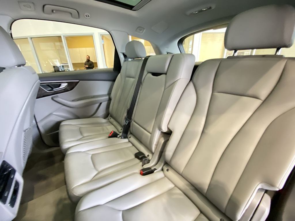 Thumbnail: 2021 Audi Q7 - 11