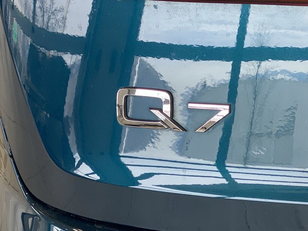 Thumbnail: 2021 Audi Q7 - 12