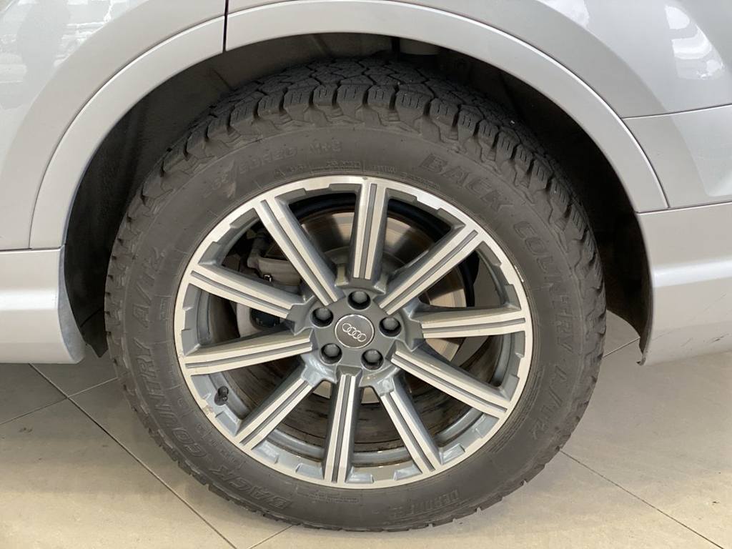 Thumbnail: 2019 Audi Q7 - 8