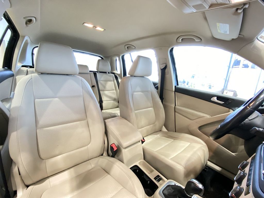 Thumbnail: 2016 Volkswagen Tiguan - 11