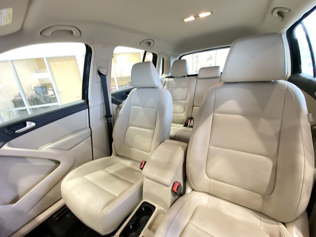 Thumbnail: 2016 Volkswagen Tiguan - 10
