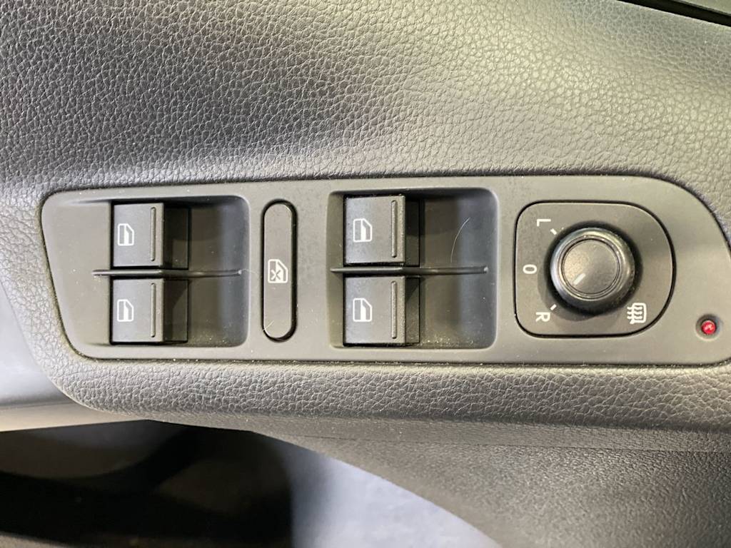 Thumbnail: 2017 Volkswagen Tiguan - 24