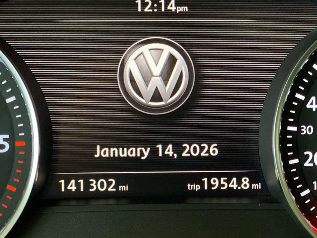 Thumbnail: 2015 Volkswagen Touareg - 14