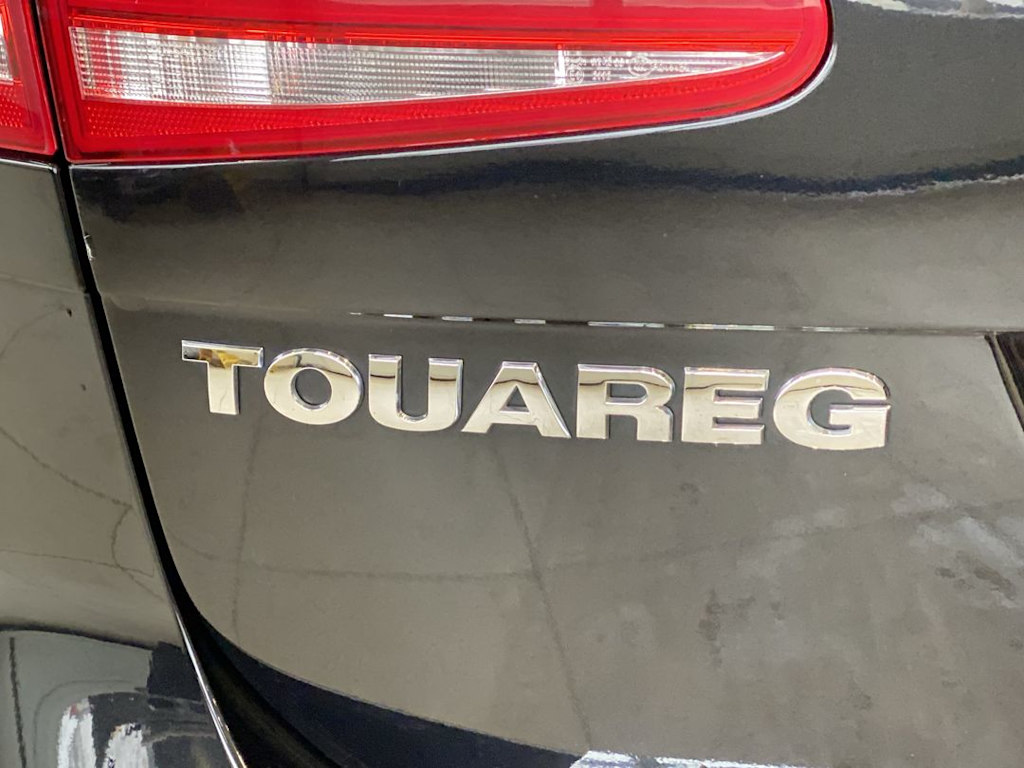 Thumbnail: 2015 Volkswagen Touareg - 21