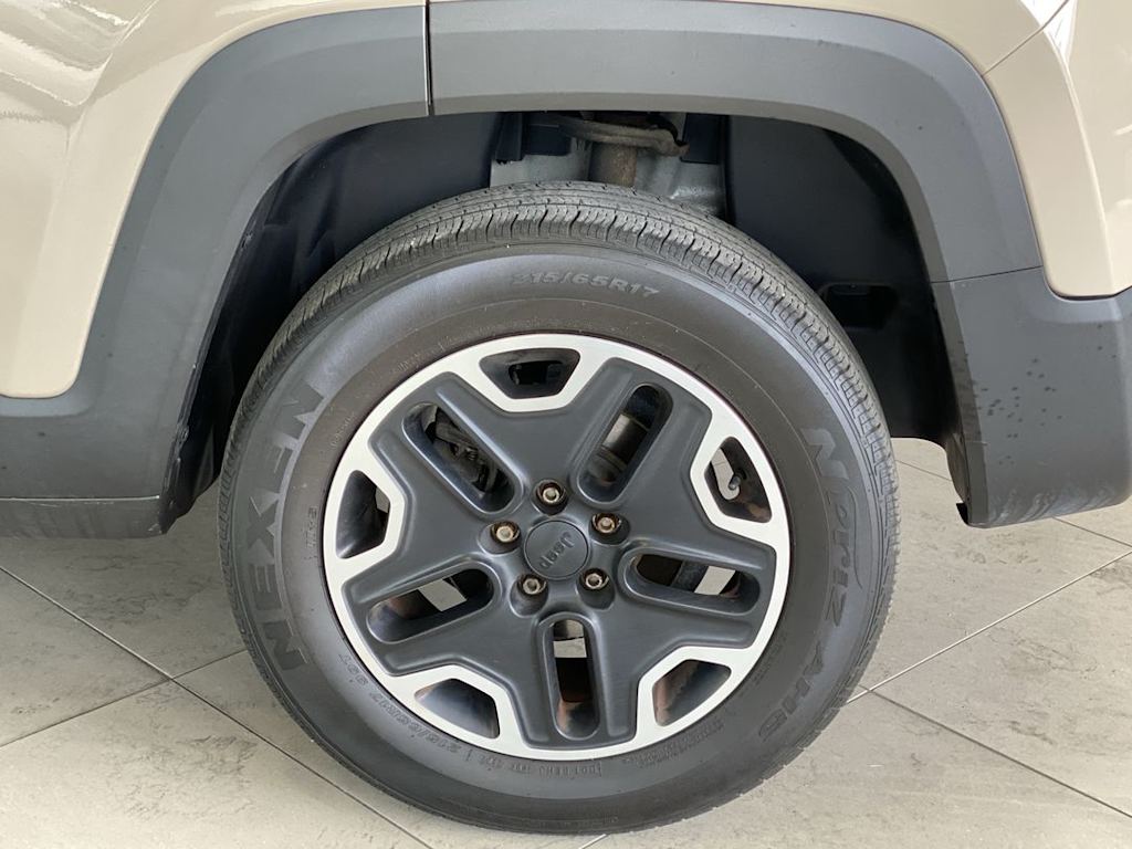 Thumbnail: 2015 Jeep Renegade - 8
