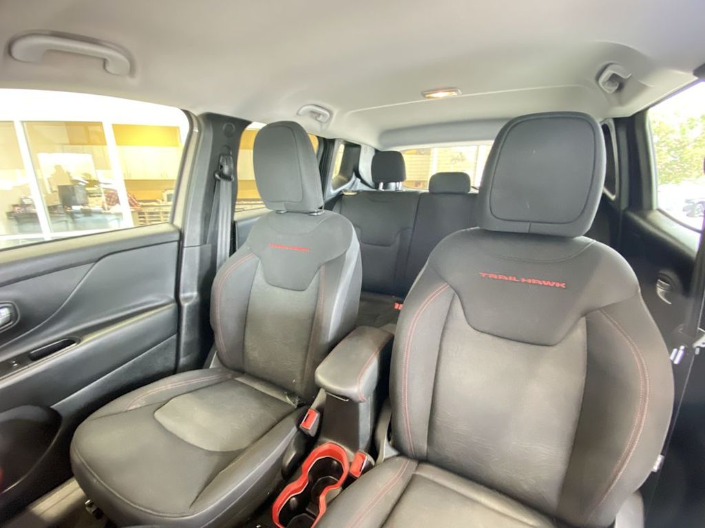 Thumbnail: 2015 Jeep Renegade - 10