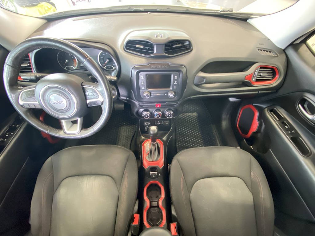 Thumbnail: 2015 Jeep Renegade - 9