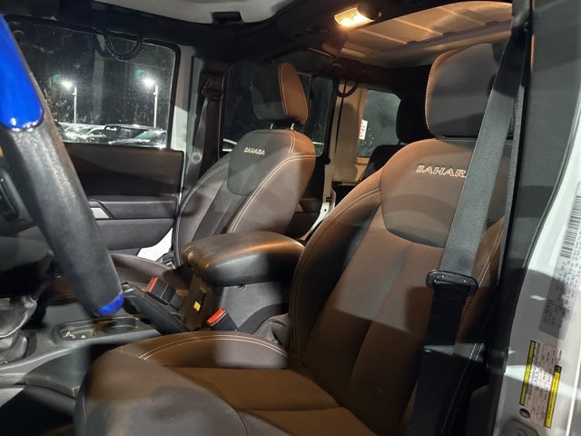 Thumbnail: 2016 Jeep Wrangler - 13