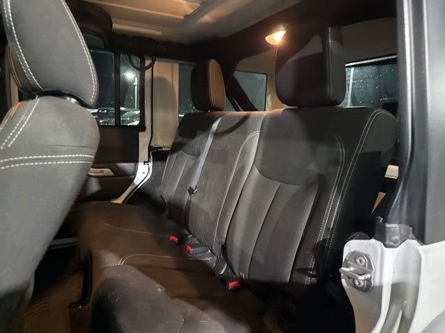 Thumbnail: 2016 Jeep Wrangler - 12