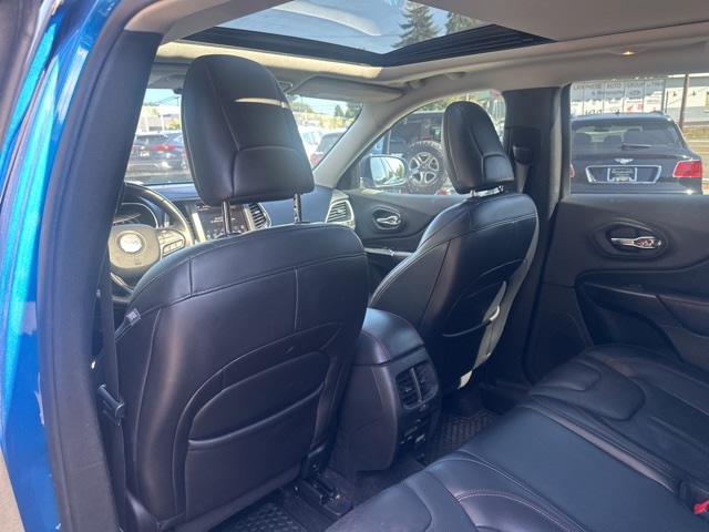 Thumbnail: 2019 Jeep Cherokee - 6
