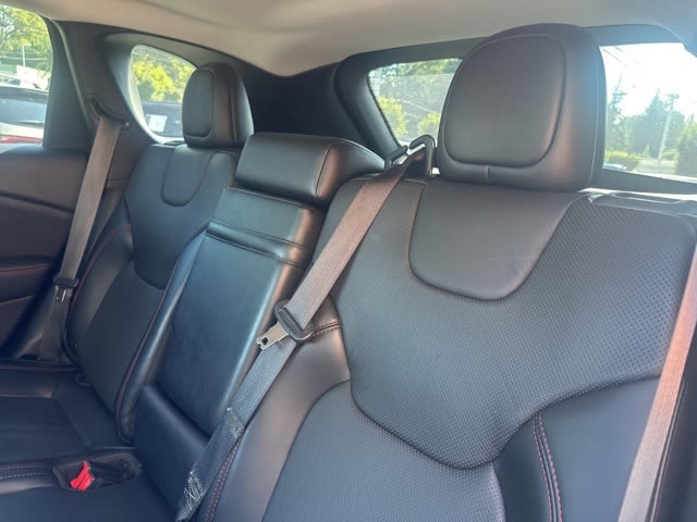 Thumbnail: 2019 Jeep Cherokee - 12