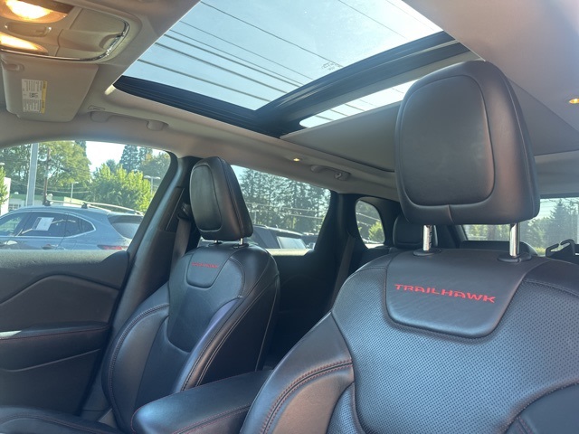 Thumbnail: 2019 Jeep Cherokee - 13