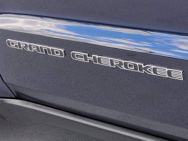 Thumbnail: 2017 Jeep Grand Cherokee - 19