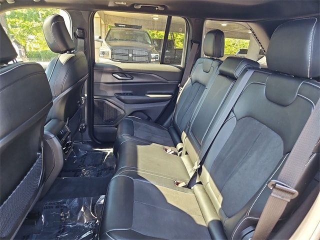 Thumbnail: 2023 Jeep Grand Cherokee - 29