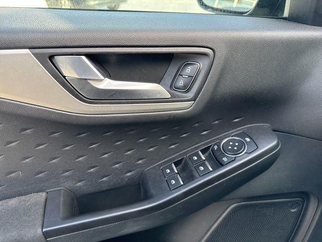 Thumbnail: 2020 Ford Escape - 14